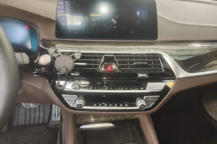 Used BMW 5 Series 2020 525Li M Sport Package
