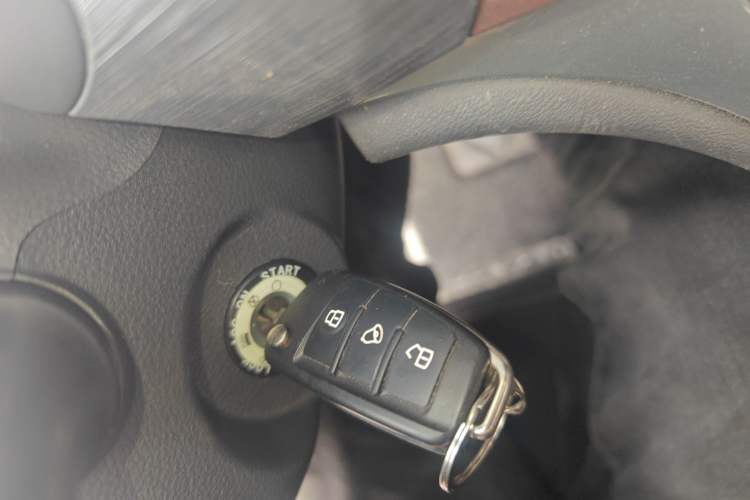 Used JAC Refine M3 2023 PLUS 1.5T 7/8-seater Smart Connectivity Version Vehicle Key