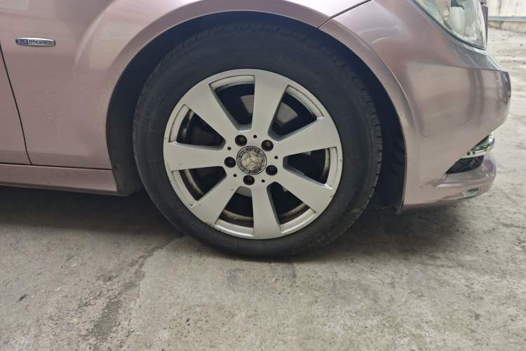 Used Mercedes-Benz C-Class 2011 C 180K Classic model Right Front Wheel Hub