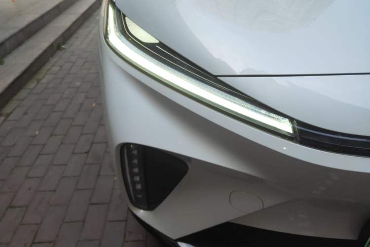 Used Rising R7 2023 Long-Lasting Screen King Edition