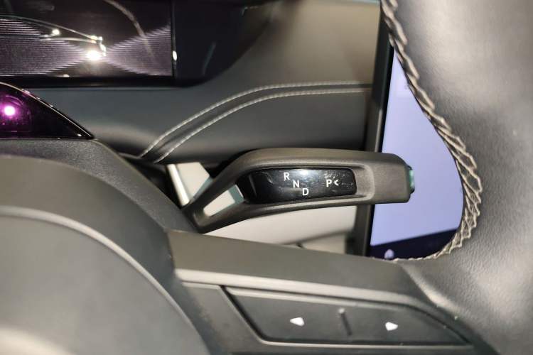 Used Xiaomi Auto SU7 2024 Four-Wheel Drive Ultra-Long Range Advanced Intelligent Driving Max Edition Gear Lever