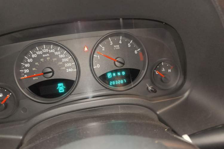 Used Jeep Compass 2013 2.4L four-wheel-drive sport version