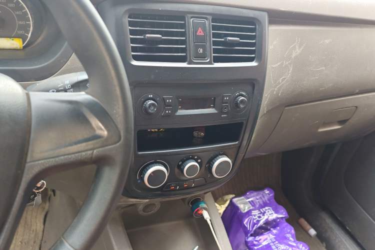 Used Wuling Rongguang V 2019 1.5L Window-Sealed Utility Model China VI LAR