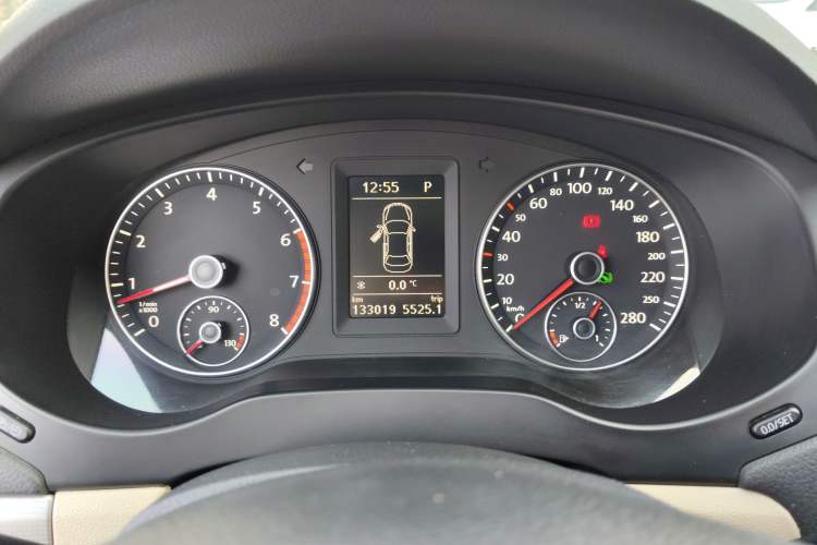 Used Volkswagen Sagitar 2012 1.4TSI Automatic Luxury Edition Instrument Cluster