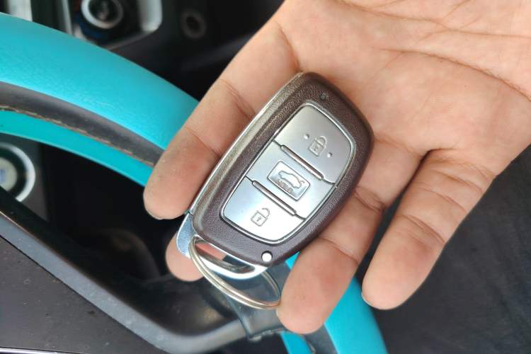 Used Hyundai Sonata Plug-in Hybrid 2018 2.0 PHS Smart Connect Version China VI Standard Vehicle Key