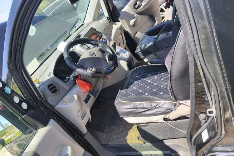 Used Nissan NV200 2014 1.6L CVT Luxury Model China V Standard
