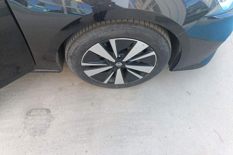 Used Nissan Teana 2021 2.0L XL Comfort Edition Right Front Wheel Hub