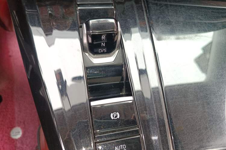 Used Volkswagen Talagon 2021 330TSI Two-Wheel-Drive Luxury Edition – Scenic Version Gear Lever