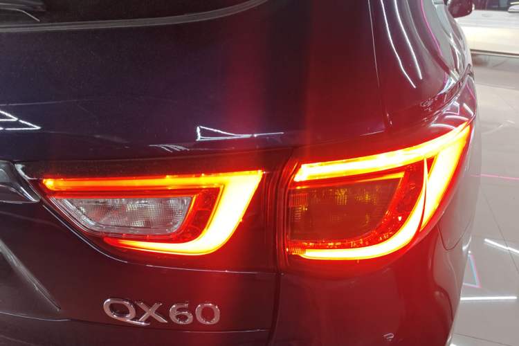 Used Infiniti QX60 2018 2.5 S/C Hybrid Two-Wheel-Drive Excellence Edition China VI Standard