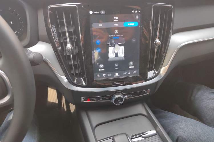 Used Volvo S60 2026 Model B4 Zhiyi Luxury Edition