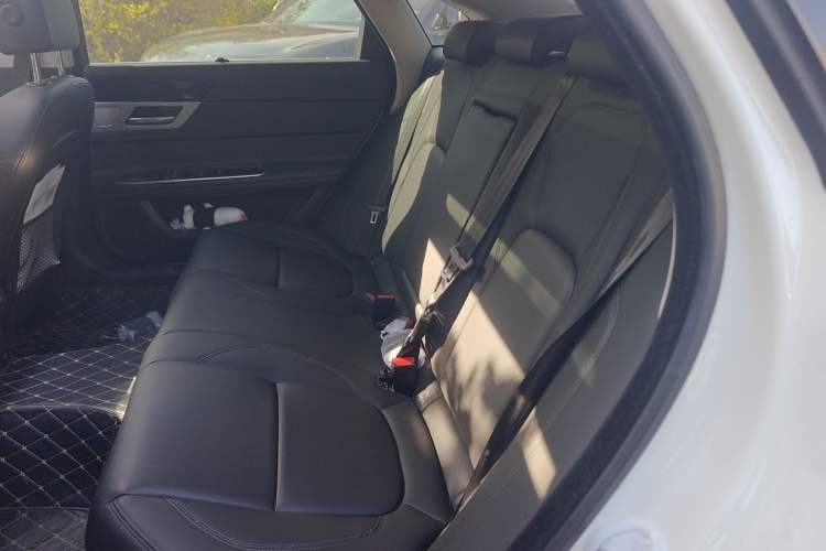 Used Jaguar XFL 2021 XFL 2.0T P200 Two-Wheel-Drive Elite Luxury Edition Left Rear Seat