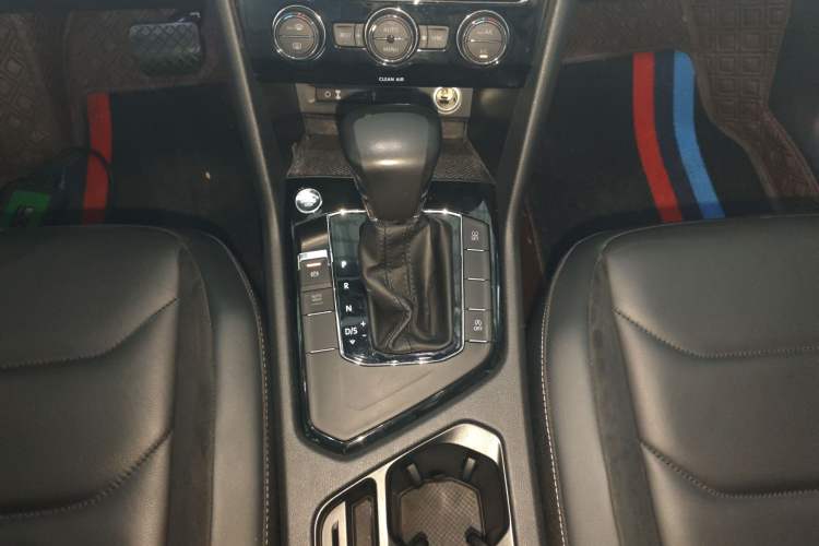 Used Volkswagen Tiguan L 2017 330TSI Automatic Two-Wheel Drive Luxury Edition
