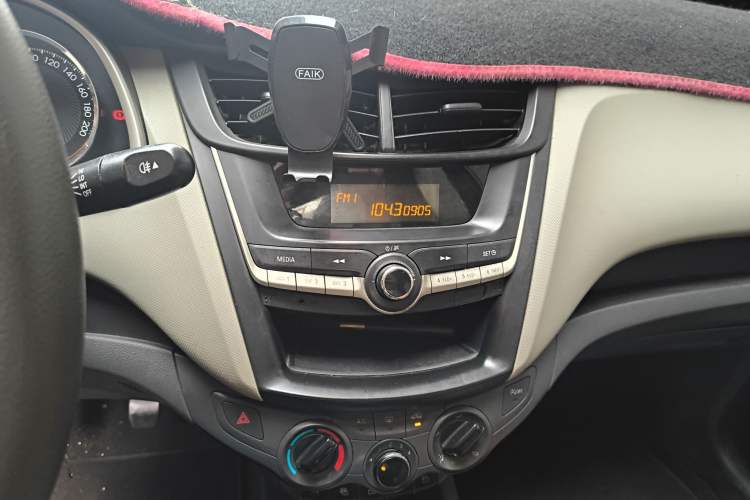 Used Chevrolet Sail 2015 Sail 3 1.3L Manual Warm Edition
