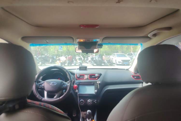 Used Kia K2 2012 Sedan 1.4L MT TOP Commemorative Edition