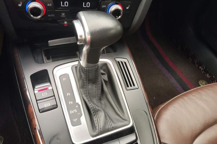 Used Audi A4L 2015 35 TFSI Automatic Comfort Model Gear Lever