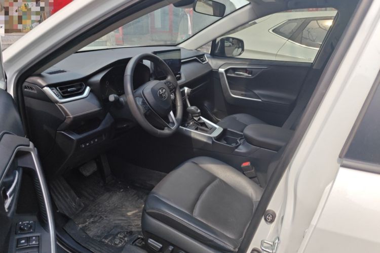 Used Toyota RAV4 2023 2.0L CVT Two-Wheel Drive Fashion Plus Edition Driver Seat