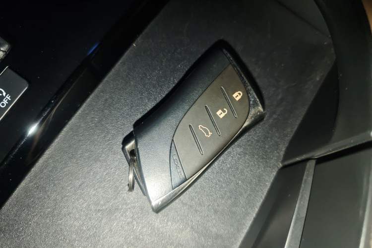 Used Lexus ES 2023 200 Excellence Edition