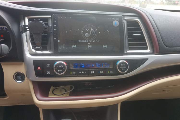 Used Toyota Highlander 2017 2.0T Four-Wheel Drive Luxury Edition 7 Seats Audio And AC Panel