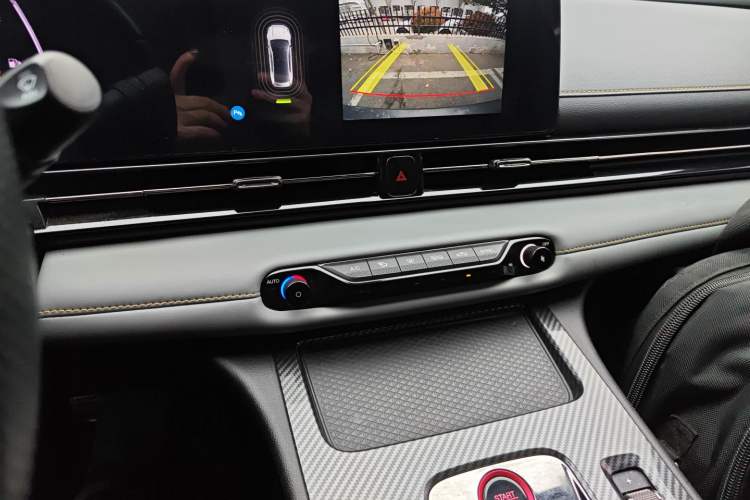 Used GAC Trumpchi EMPOW 2021 270T DCT J15 Version Audio And AC Panel