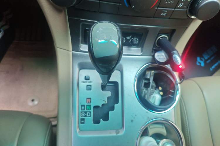 Used Toyota Highlander 2011 2.7L Two-Wheel Drive 5-Seater Sport Edition
