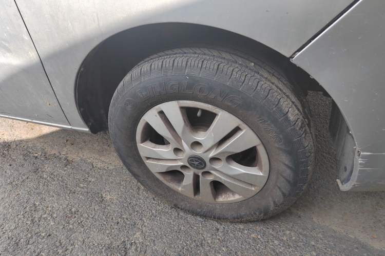 Used JAC Refine M3 2015 Maker Edition 1.6L Luxury Smart Version Right Front Wheel Hub