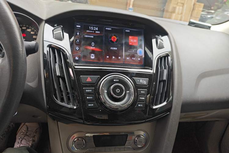 Used Ford Focus 2012 Sedan 1.6L Manual Fashion Edition Audio And AC Panel