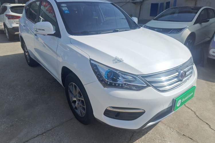 Used BYD Song 2018 1.5TID Automatic Smart Connect Prestige Model Front Right 45 Deg