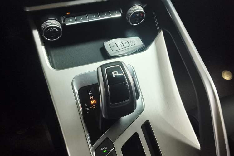 Used Geely Auto Coolray 2020 Facelift 240T DCT Hunter Gear Lever