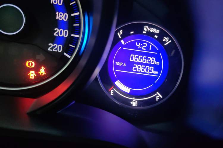 Used Honda Fit 2016 1.5L LXS CVT Comfort Sunroof Version Odometer Close Up