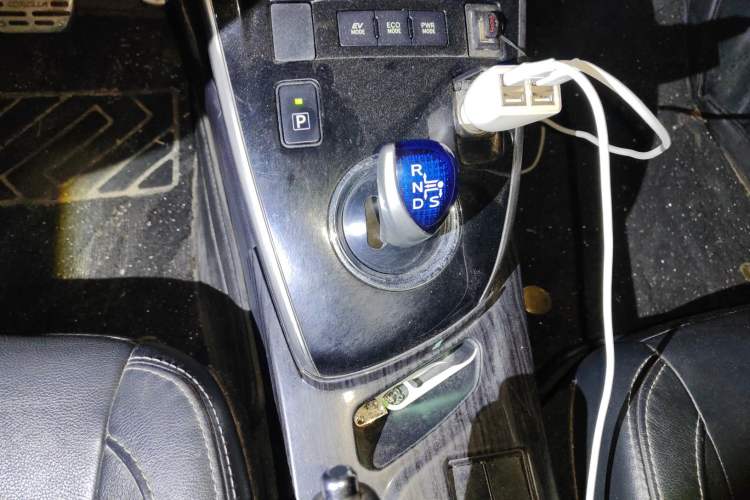 Used Toyota Corolla 2016 Dual-Engine 1.8L E-CVT Elite Edition Gear Lever