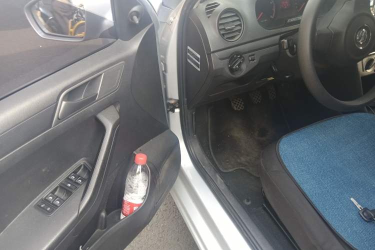 Used Volkswagen Jetta 2013 1.6L Manual Fashion Edition
