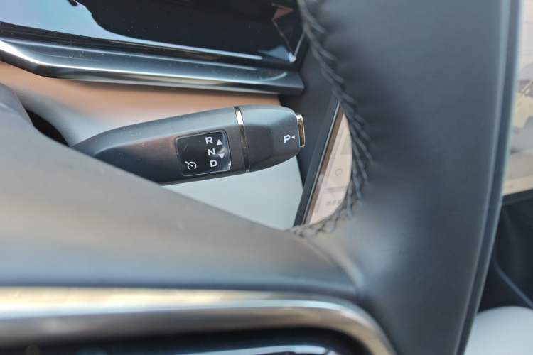 Used Mazda EZ-60 2025 Model Range-Extended 200 Air