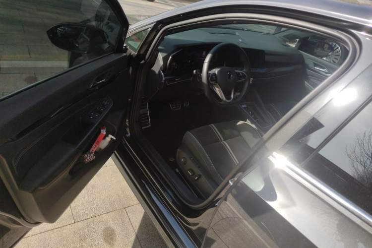 Used Volkswagen Golf 2023 280TSI DSG R-Line Lite Driver Seat