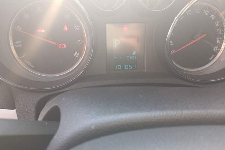 Used Buick Encore 2015 1.4T Automatic Two-Wheel Drive Urban Elite Version
