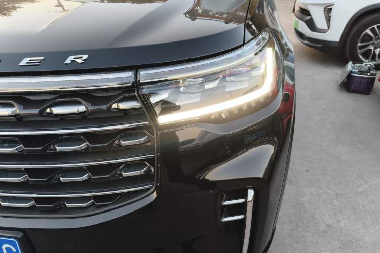 Used Ford Explorer 2024 2.3T EcoBoost Four-Wheel Drive Titanium Edition 7 Seats