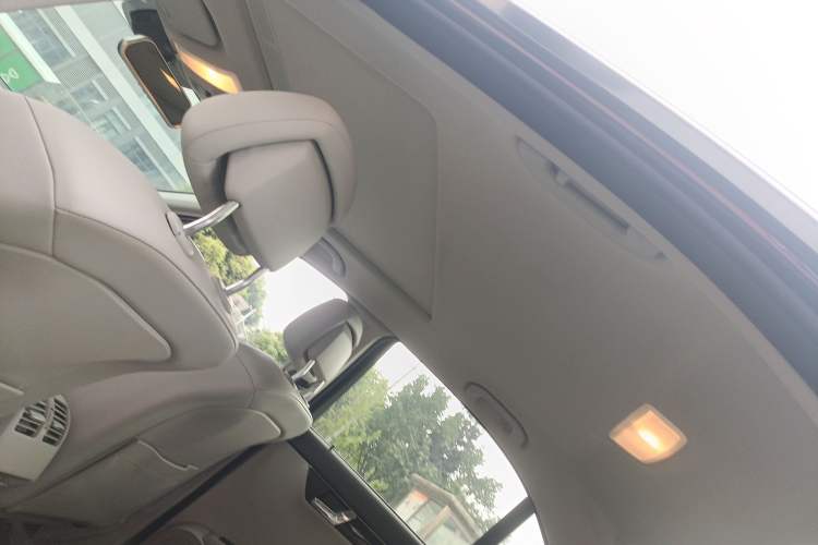 Used Mercedes-Benz C-Class 2010 C 180K Classic model Headliner