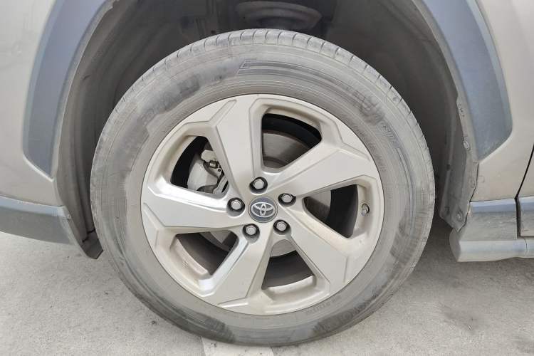 Used Toyota RAV4 2020 2.0L CVT Two-Wheel Drive Fashion Edition
