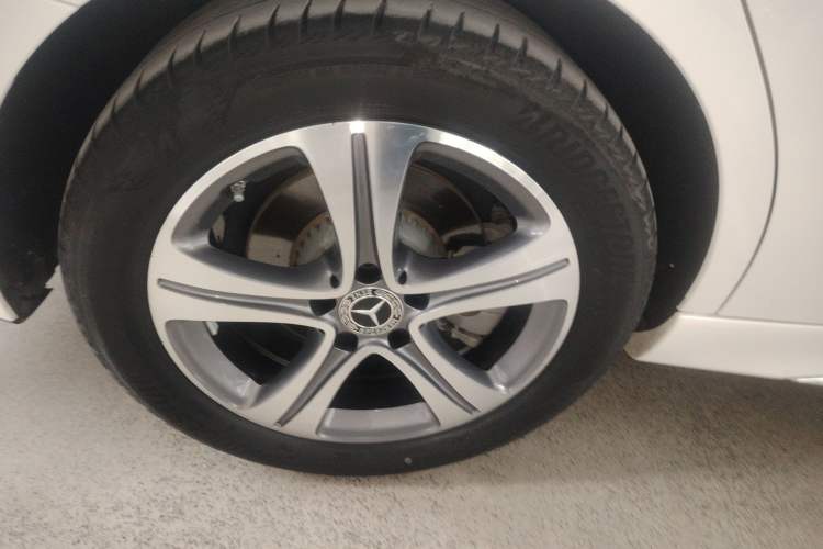 Used Mercedes-Benz C-Class 2022 Restyled C 200 L Sport Edition Right Rear Wheel Hub
