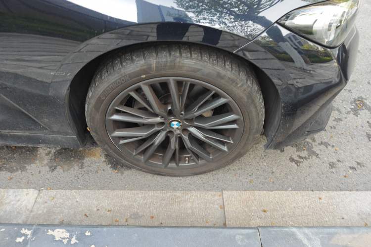 Used BMW 3 Series 2023 325i M Sport Night Edition Package Right Front Wheel Hub