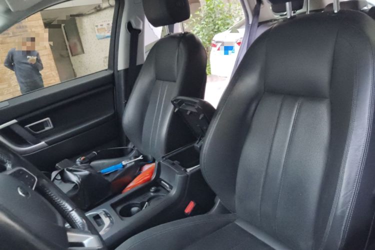 Used Land Rover Discovery Sport 2016 2.0T SE Left Front Seat