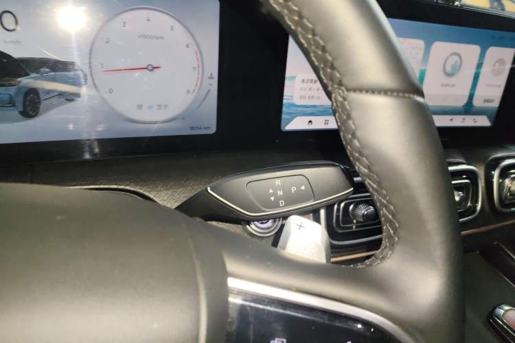 Used Chery Tiggo 9 2023 2.0T Dual-Clutch Two-Wheel Drive Leading Edition 5 Seats
