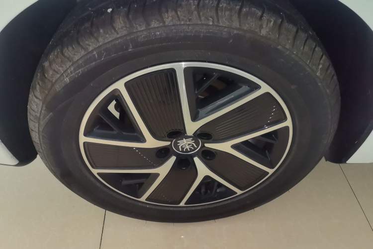 Used BYD Qin L 2025 DM-i Smart Drive 120KM Superior Model Exterior 5