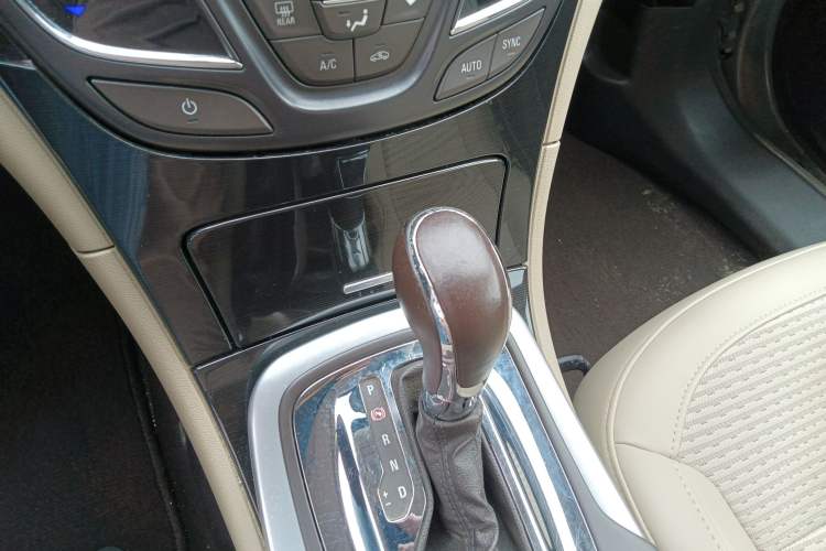 Used Buick Regal 2015 2.0L Leading Fashion Edition
