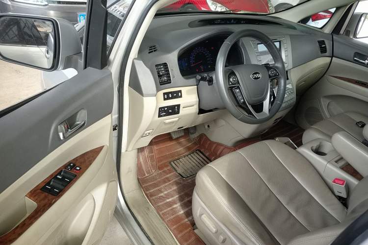 Used BYD M6 2015 2.4L Automatic Prestige Edition
