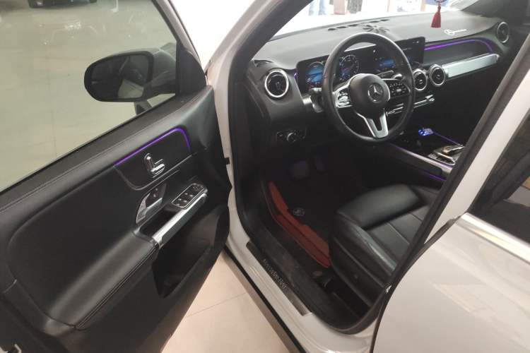 Used Mercedes-Benz GLB 2020 GLB 200 Dynamic Edition Driver Seat