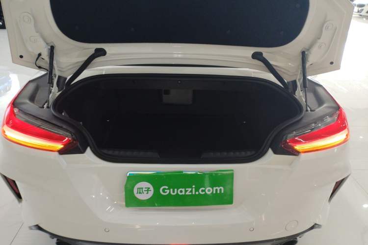 Used BMW Z4 2023 sDrive 25i M Sport Night Edition package Trunk