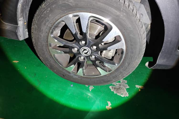 Used Dongfeng Fengon 370 2017 1.5L CVT Fashion Edition 7-Seater
