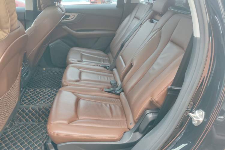 Used Audi Q7 2019 45 TFSI Comfort Model
