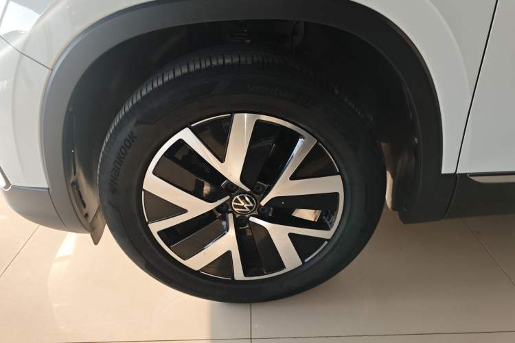 Used Volkswagen Tayron 2023 300TSI Two-Wheel-Drive Luxury Plus Advanced Edition
