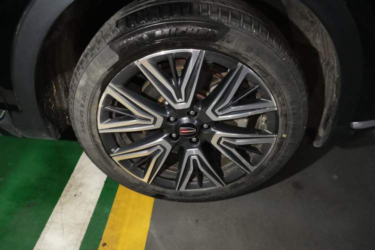 Used Hongqi HS5 2022 Facelifted Version 2.0T Smart Connect Flagship All-Wheel-Drive Edition